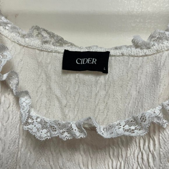 Cider Ivory Solid Lace Trim Cami Tank Top - Picture 3 of 4